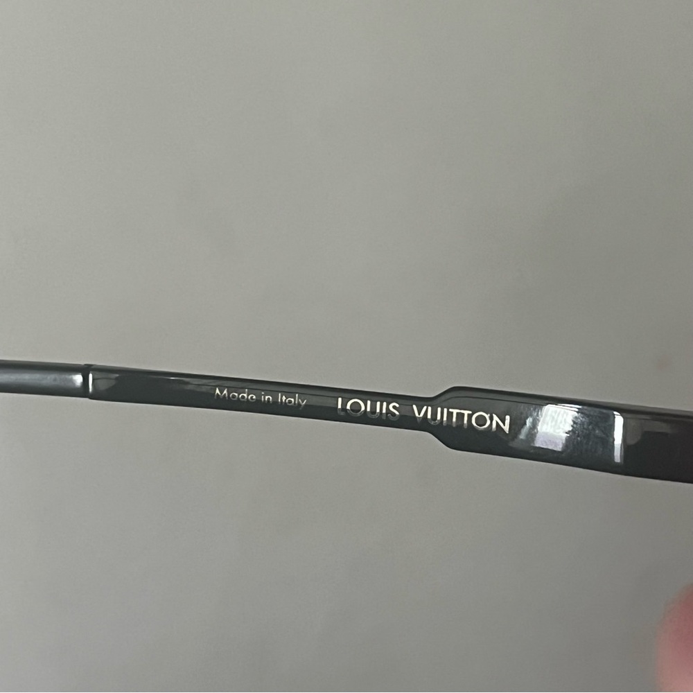 Louis Vuitton Aviator sunglasses - Picture 2 of 9